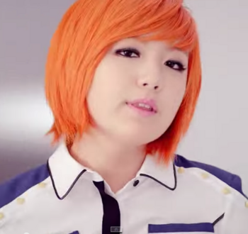 AOA   GET OUT M V   YouTube ユギョン3.png